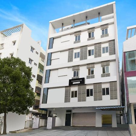 Super Townhouse Alwal Road Hotel Trimulgherry Exterior photo