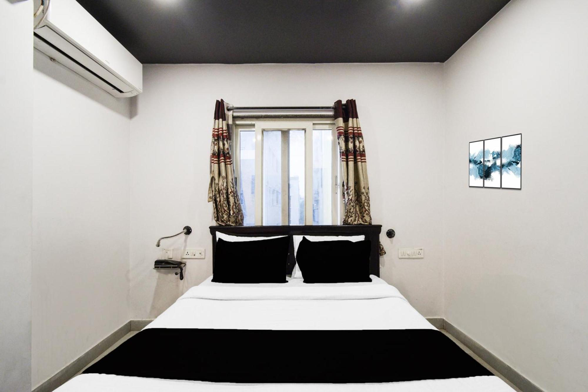 Super Townhouse Alwal Road Hotel Trimulgherry Exterior photo